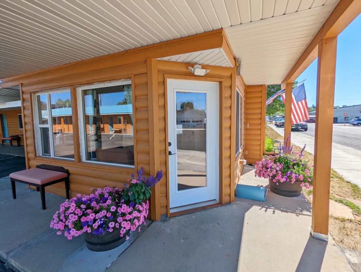 Teton Court Motel Pinedale Exterior photo